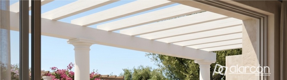 Pérgolas y cargaderos de hormigón color blanco -  Prefabricados Alarcón